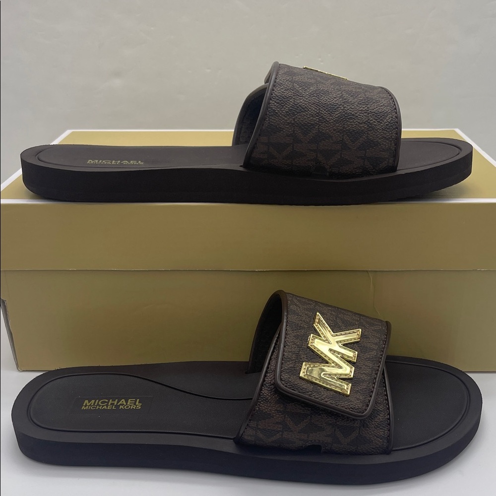 MICHAEL KORS Palmer Signature Logo Slide Sandal
Brown 
NWT - Picture 2 of 16